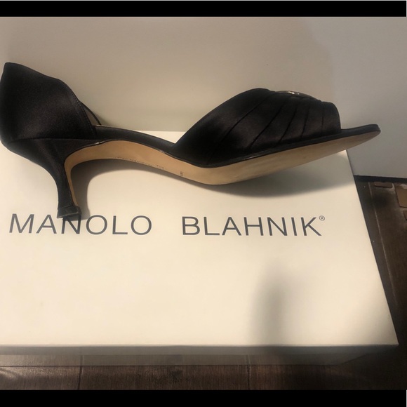 Satin D’Orsay Pumps w/ Crystals — size 38.5 - Picture 3 of 6